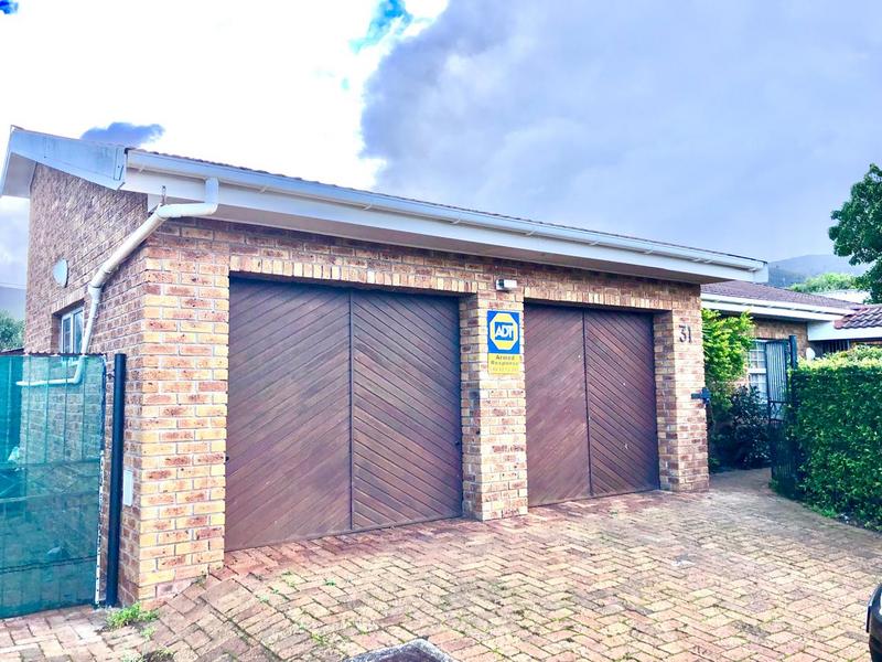 3 Bedroom Property for Sale in Sandbaai Western Cape